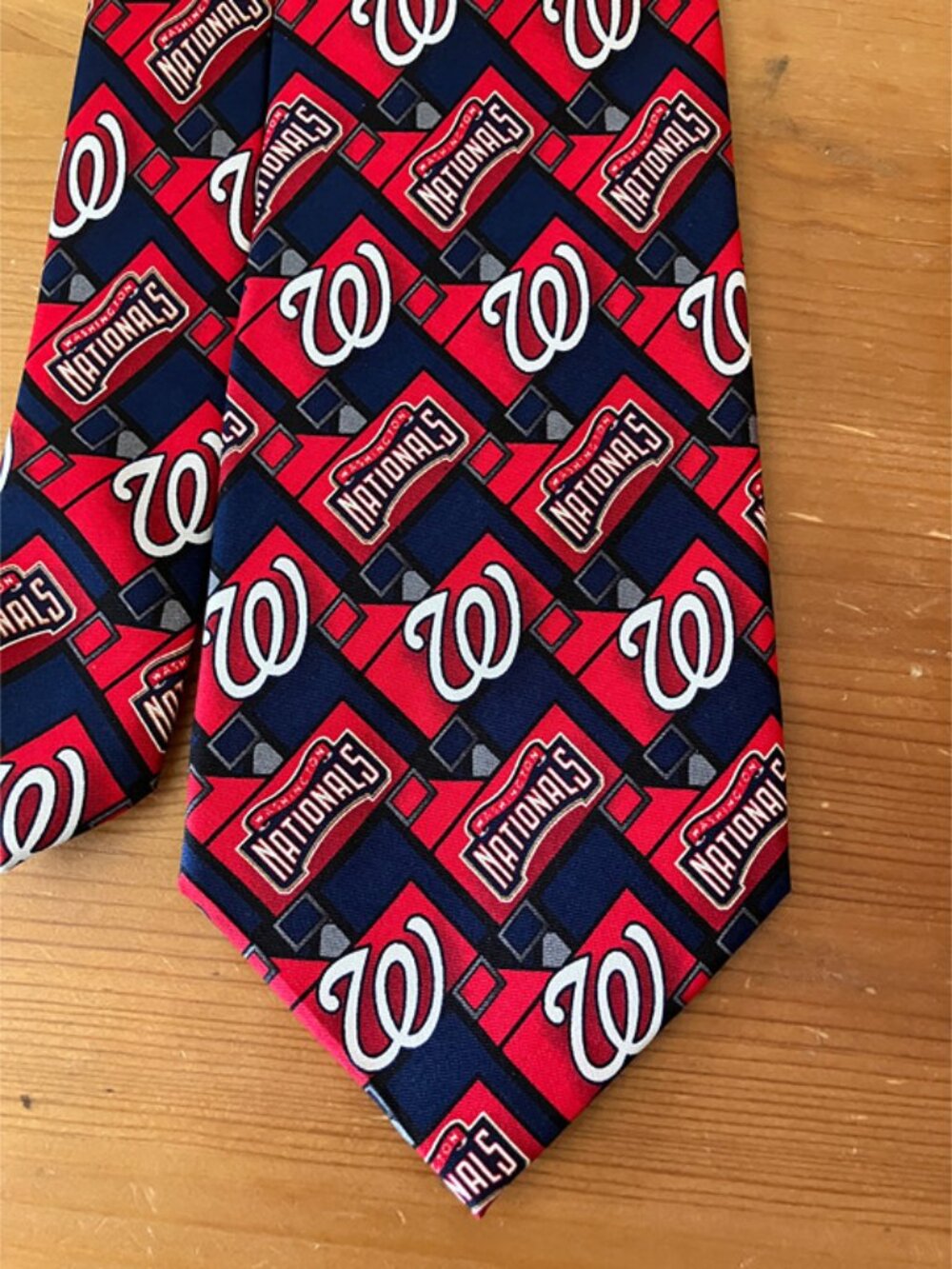 WASHINGTON NATIONALS by EAGLE NECKWEAR Mens tie Silk Red Baseball Sports